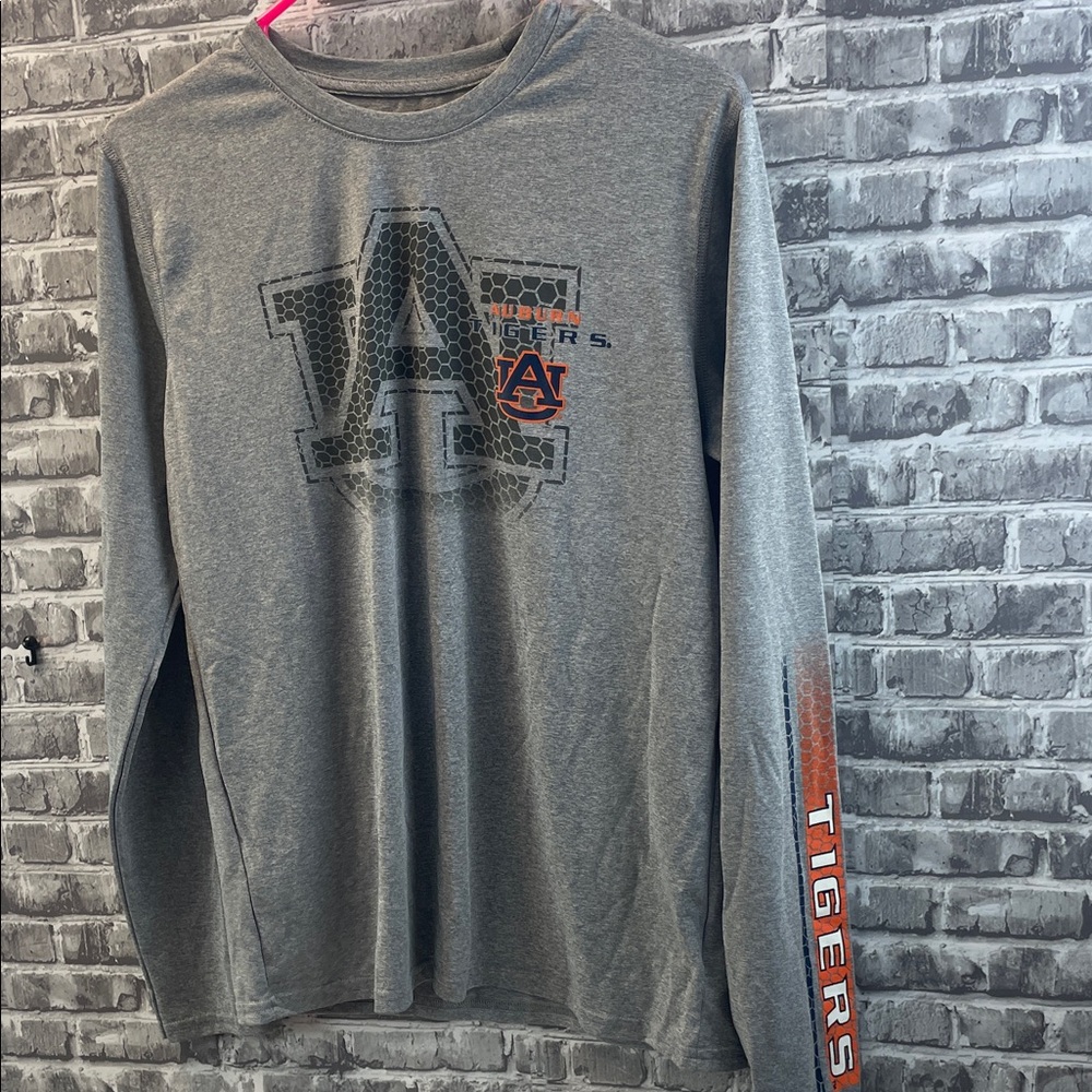 Auburn Tigers
Gray Long Sleeve boys‎ Shirt